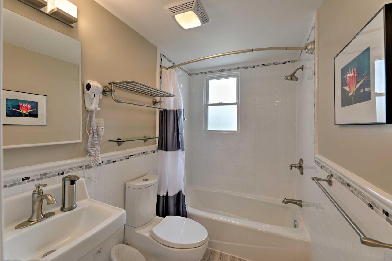 Apartment With Balcony Walk To Train Station! *